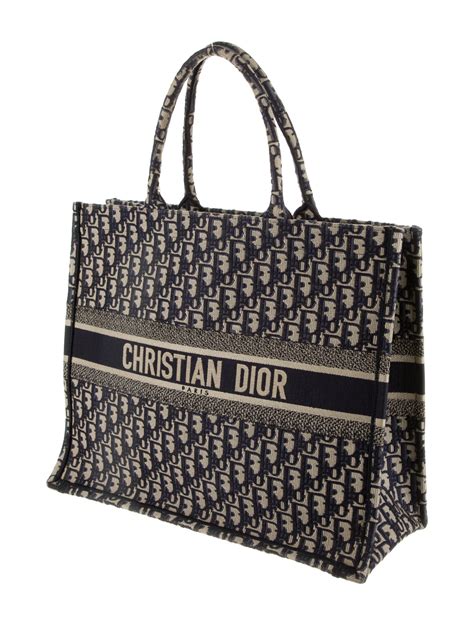 christian dior dior oblique book tote|inside dior book tote.